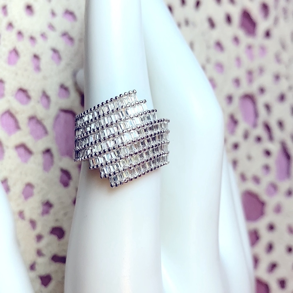 Bella Luce Ring - Picture 2 of 15